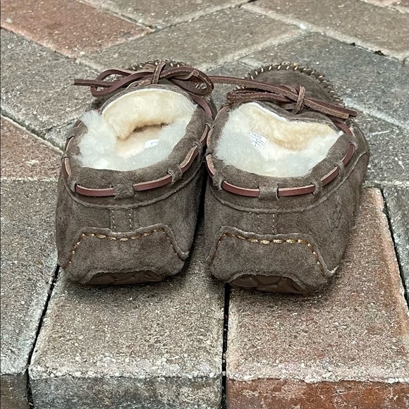 UGG brown suede mocassins - Picture 6 of 12